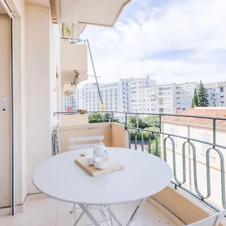 2br 3 Min From The Center & The Croisette *