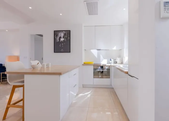 2br 3 Min From The Center & The Croisette Daire *