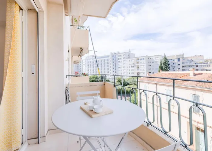 2br 3 Min From The Center & The Croisette *